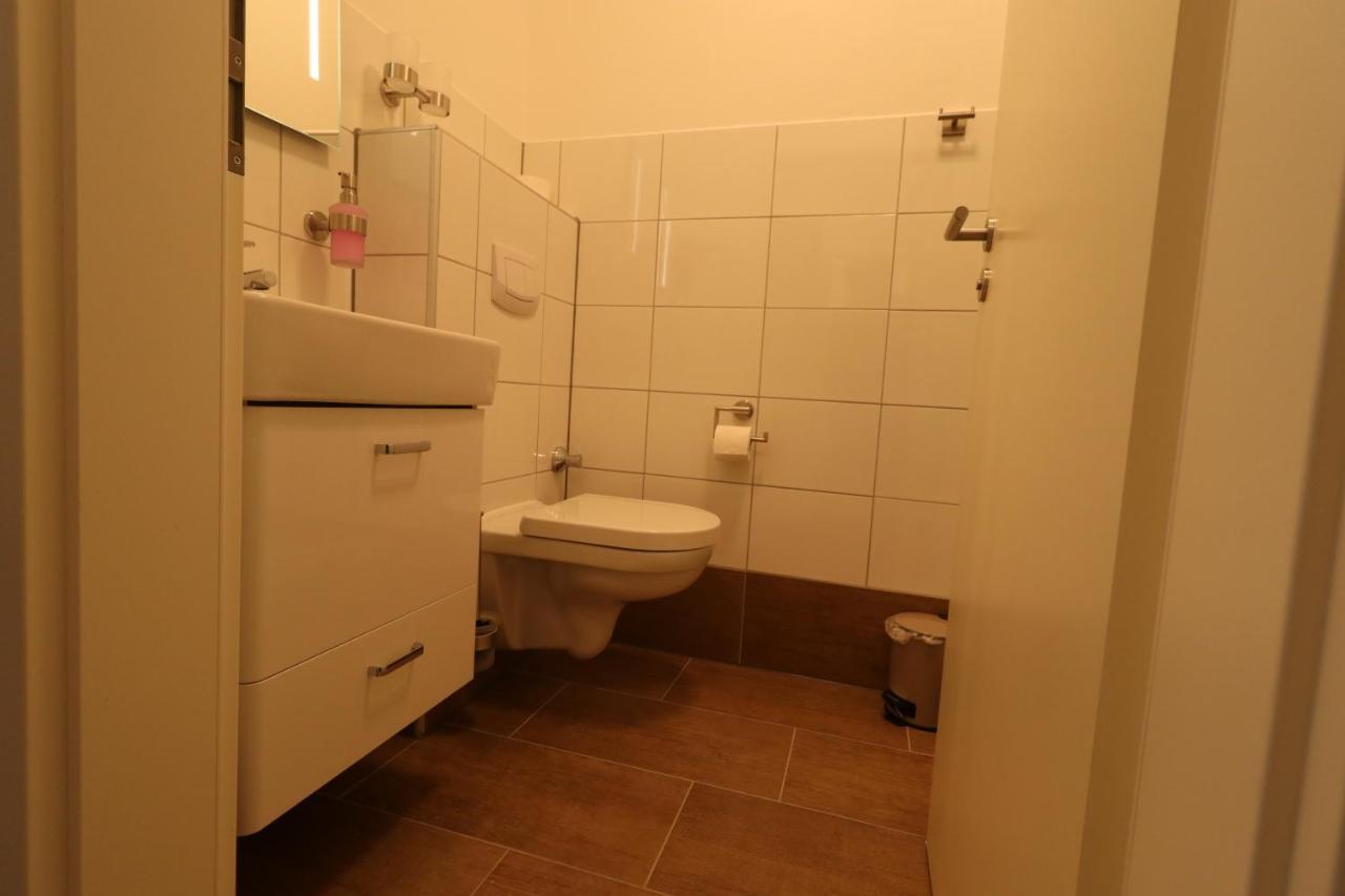 Schiller Pension Bielefeld Exteriör bild