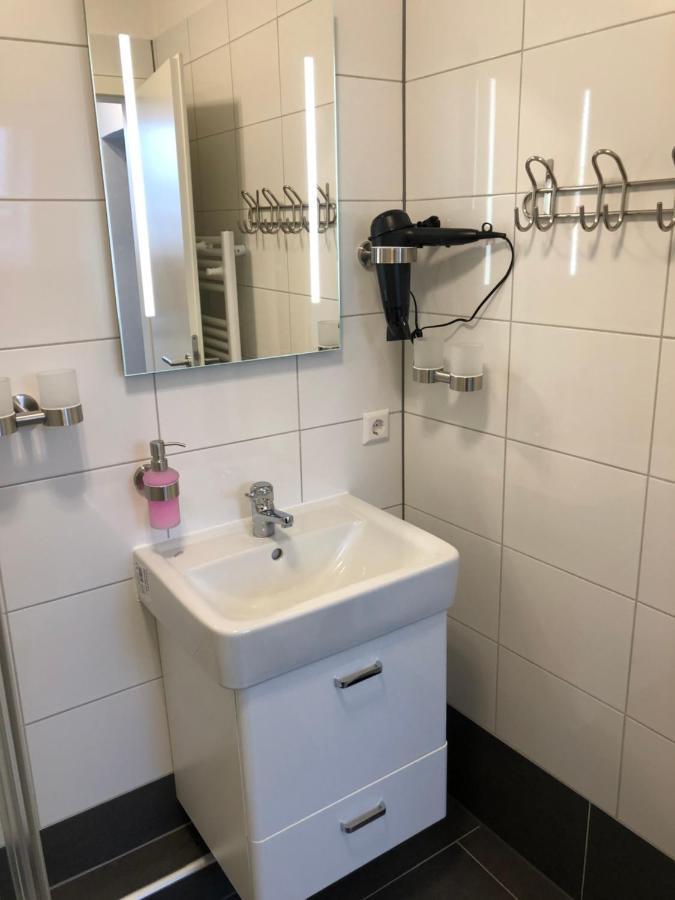 Schiller Pension Bielefeld Exteriör bild